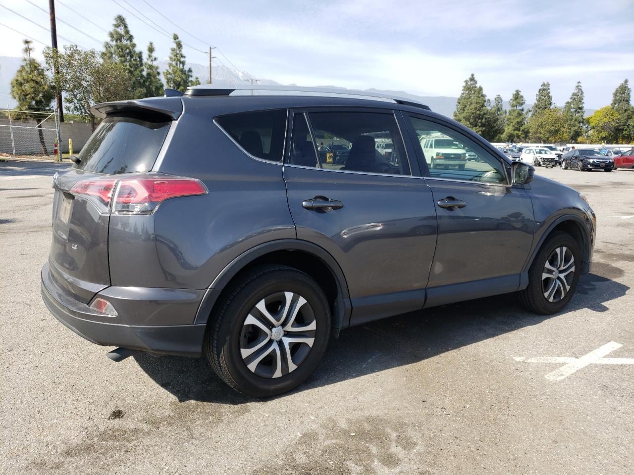 2016 TOYOTA RAV4 LE - Фото 3