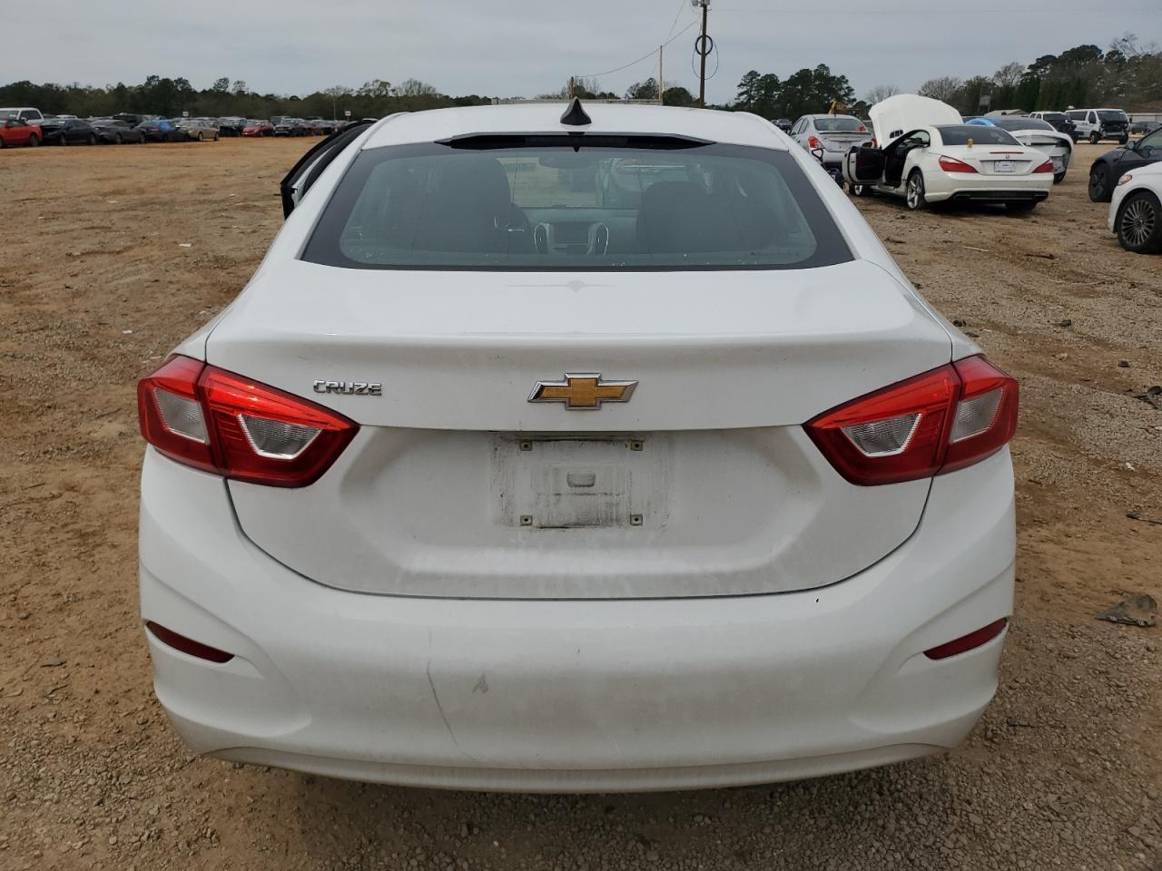 2017 CHEVROLET CRUZE LS - Image 6