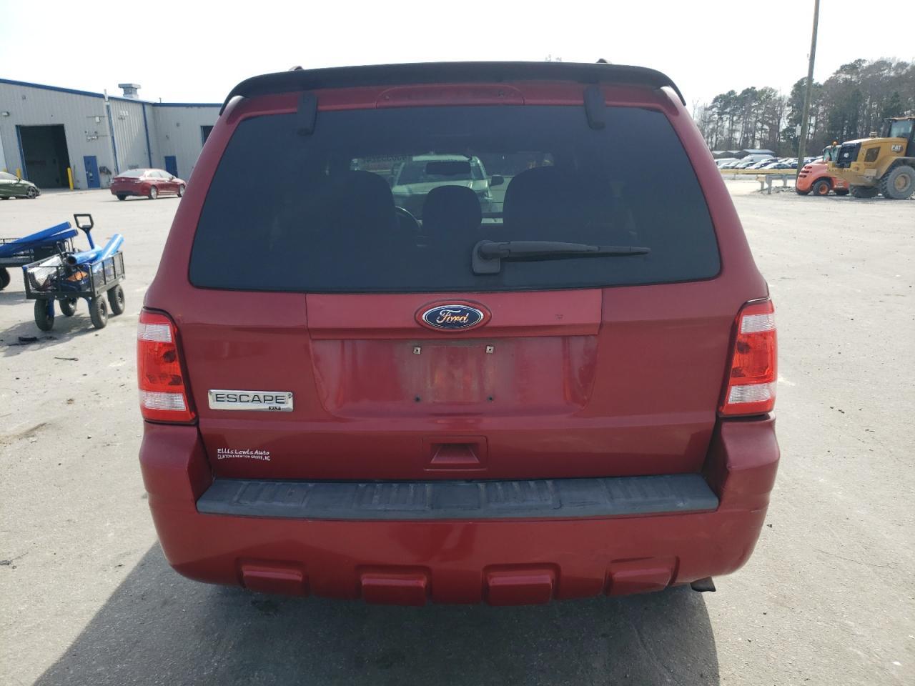 2010 FORD ESCAPE XLT - Image 6