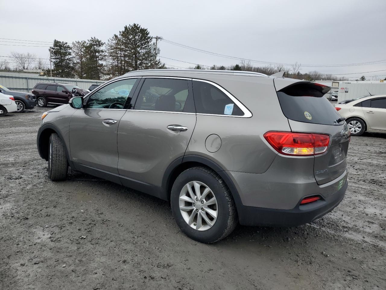 2017 KIA SORENTO LX - Image 2