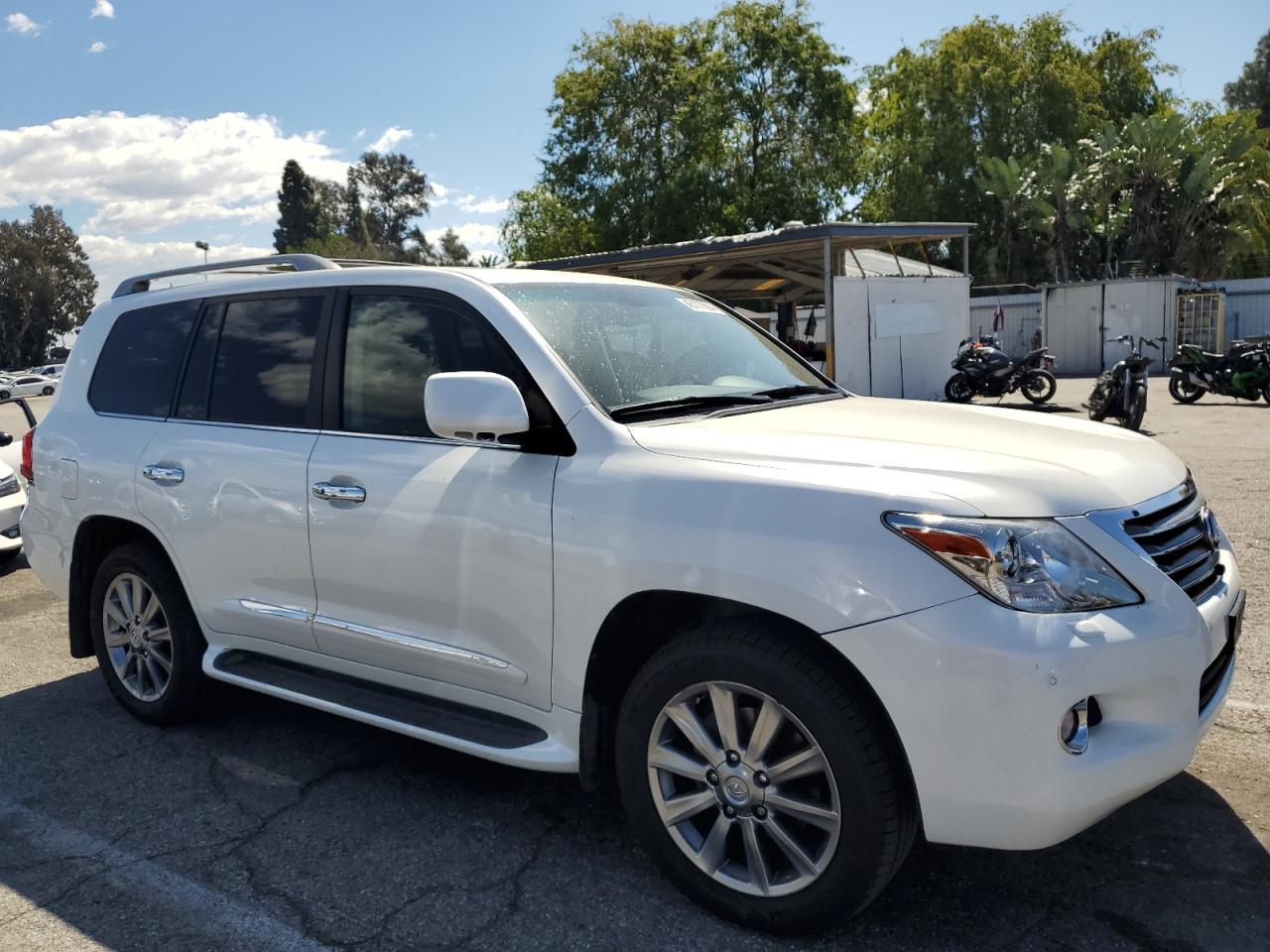 2011 LEXUS LX 570 - Image 4