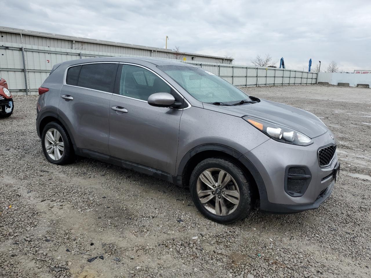 2017 KIA SPORTAGE L - Image 4