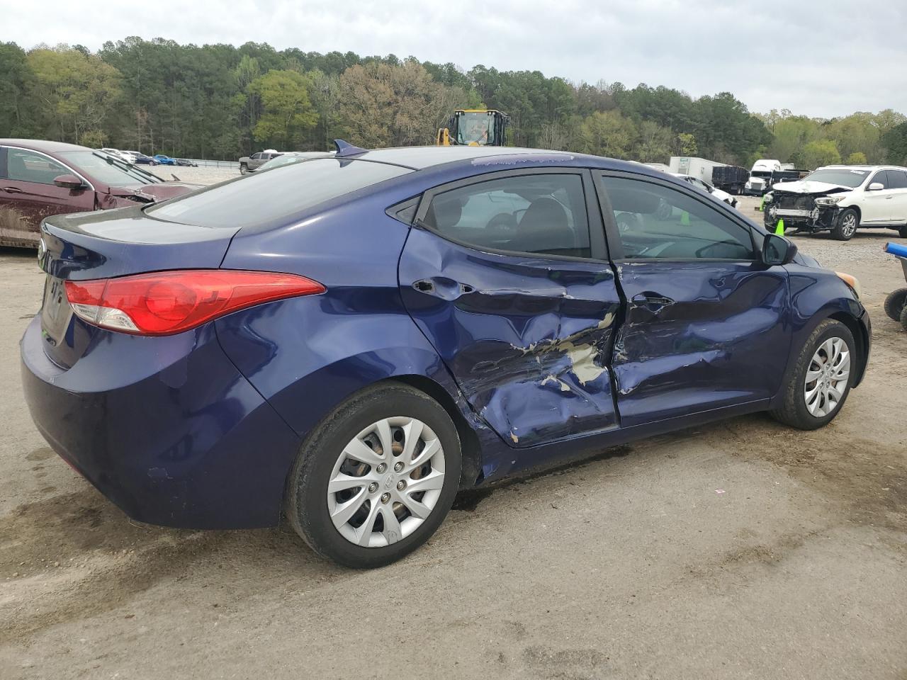2011 HYUNDAI ELANTRA GL - Image 3