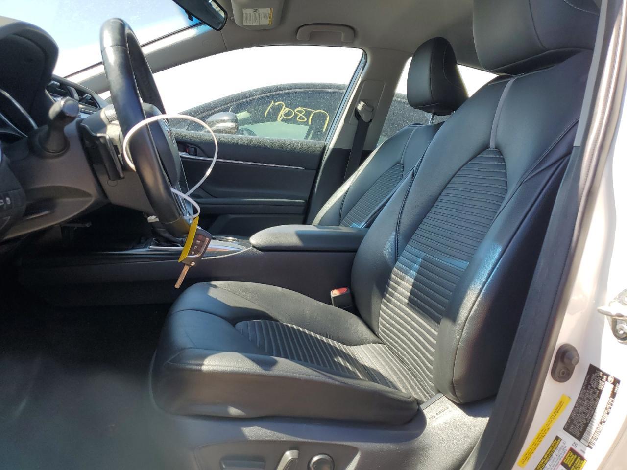 2018 TOYOTA CAMRY L - Фото 7