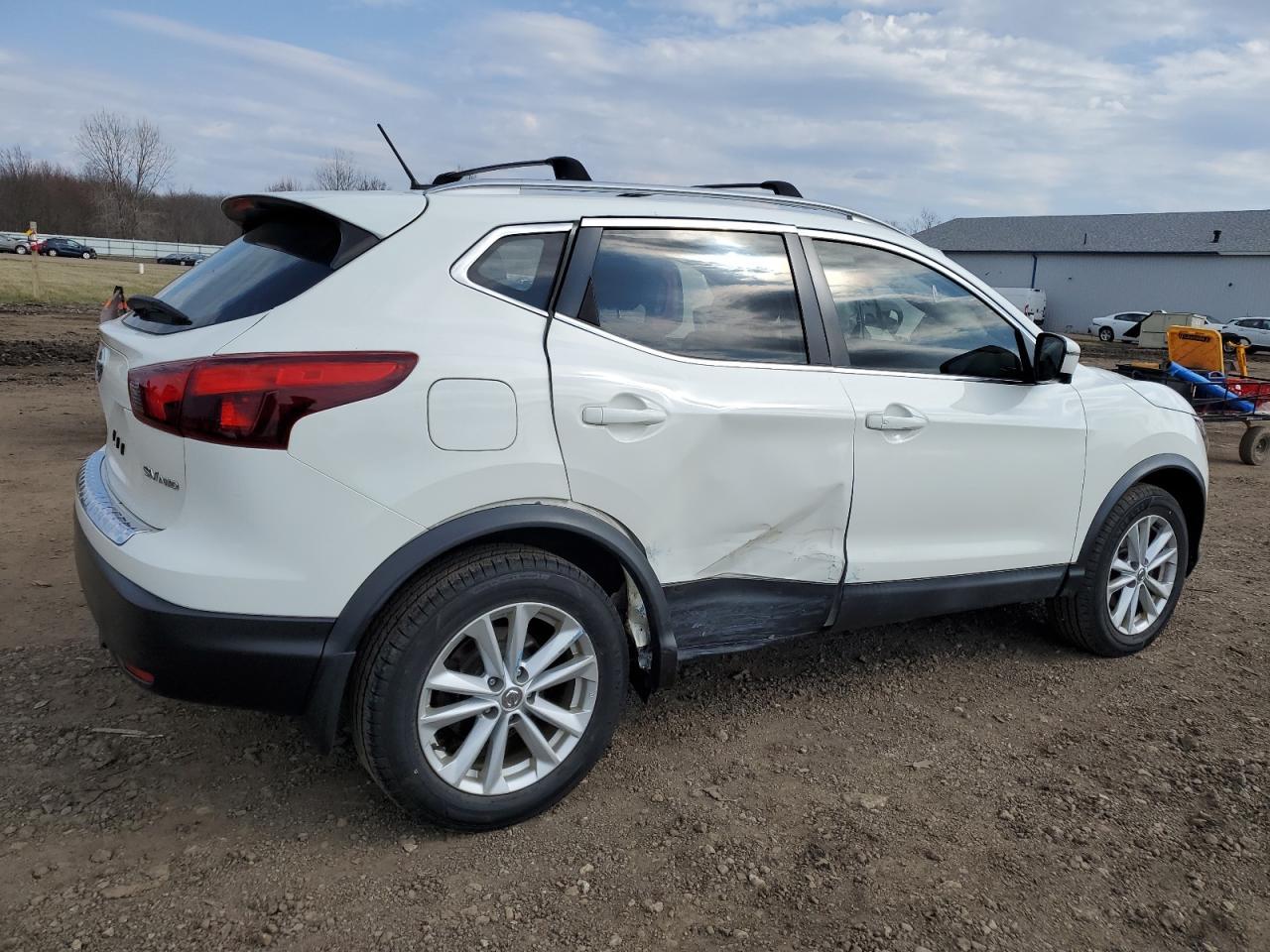 2017 NISSAN ROGUE SPOR - Фото 3