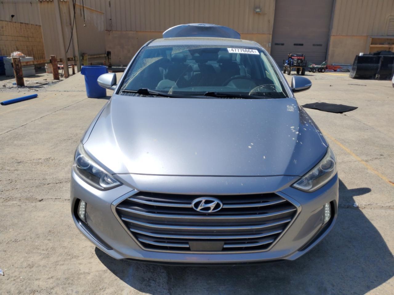 2017 HYUNDAI ELANTRA SE - Image 5