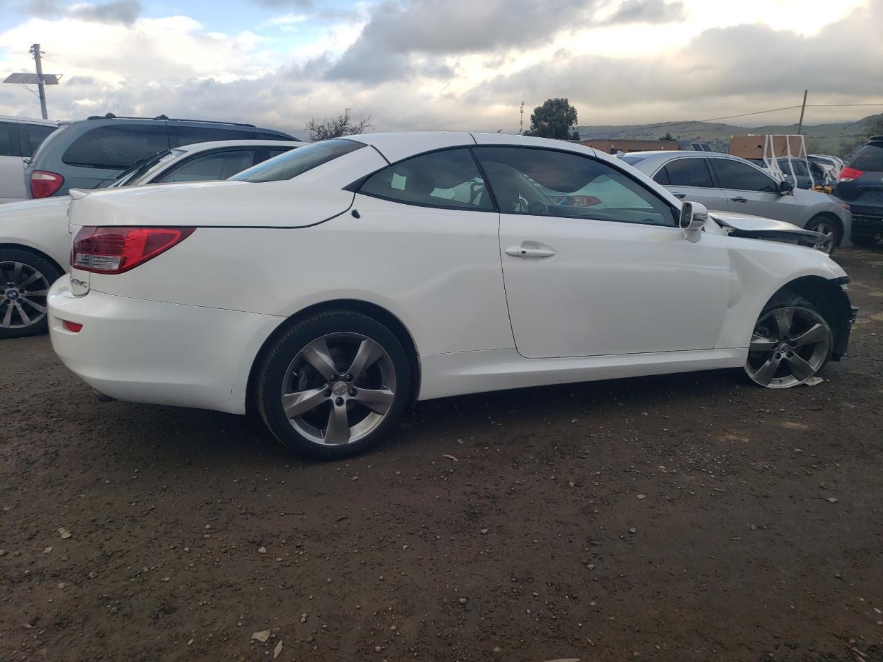 2011 LEXUS IS 250 - Фото 3