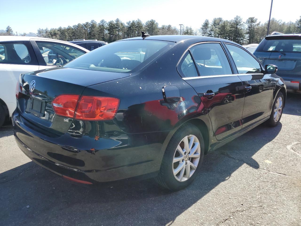 2014 VOLKSWAGEN JETTA SE - Image 3