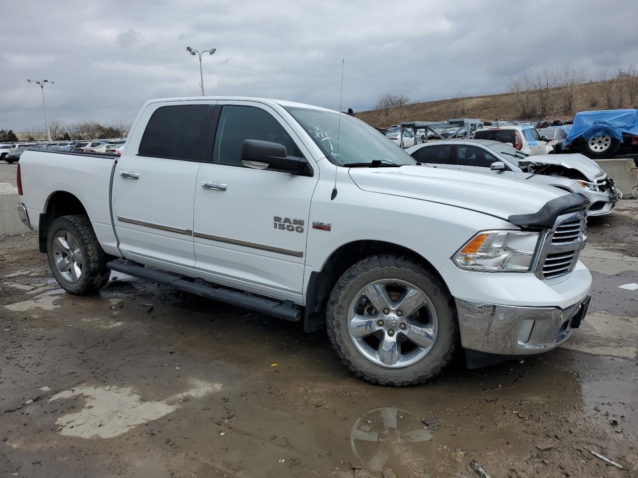 2017 RAM 1500 SLT - Image 4