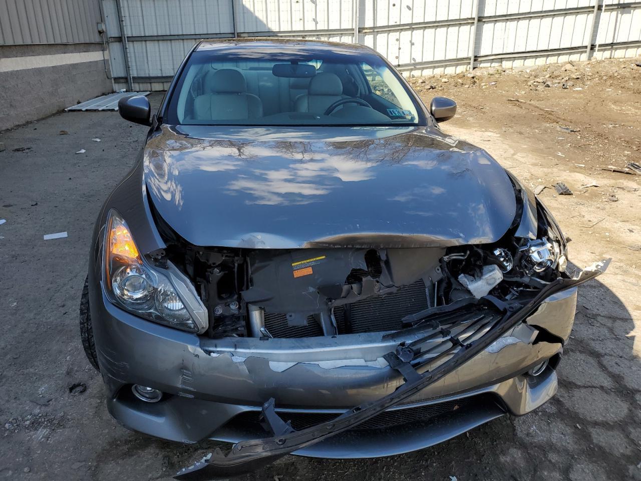 2012 INFINITI G37 - Image 5