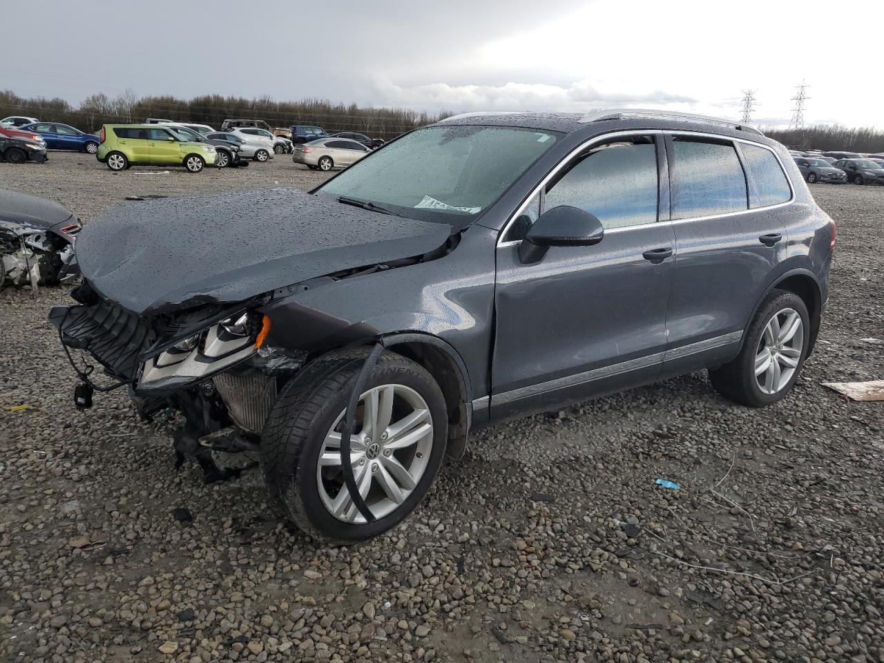 2014 VOLKSWAGEN TOUAREG V6 car image