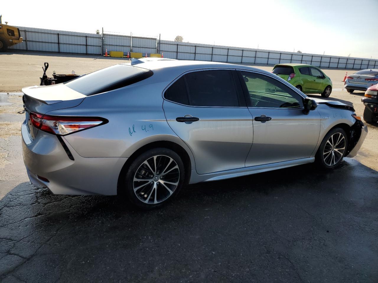 2020 TOYOTA CAMRY SE - Image 3