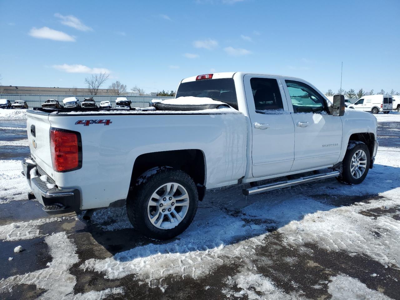 2017 CHEVROLET SILVERADO - Фото 3