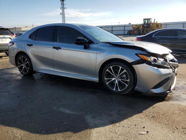 2020 Toyota Camry Se - Фото 4