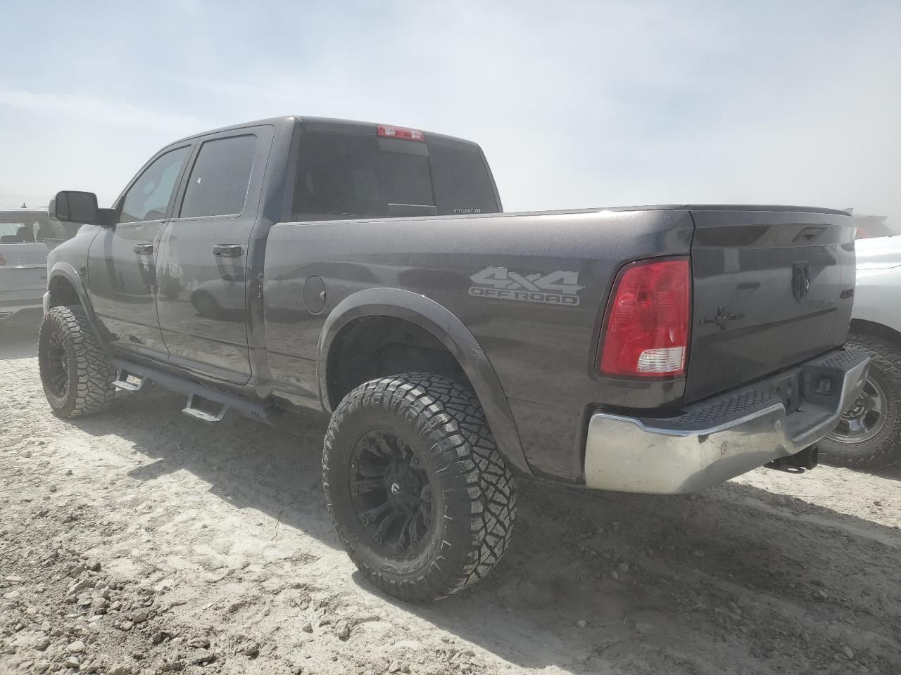 2017 RAM 2500 SLT - Image 2