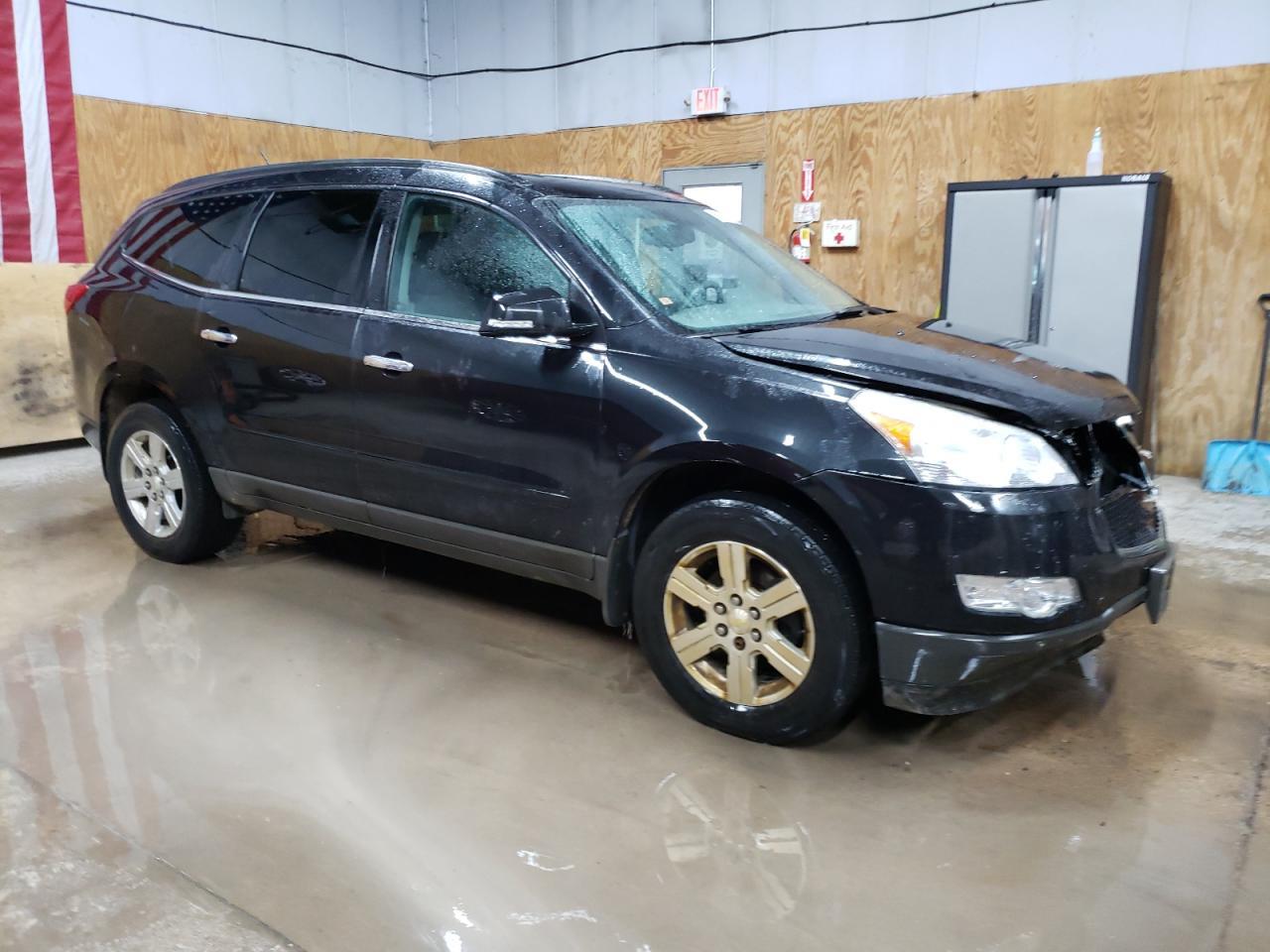 2011 CHEVROLET TRAVERSE L - Image 4