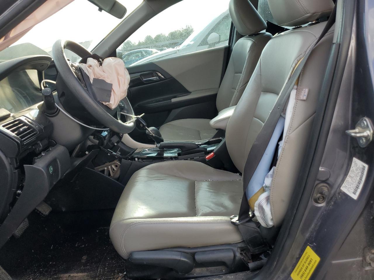 2017 TOYOTA CAMRY LE - Image 7