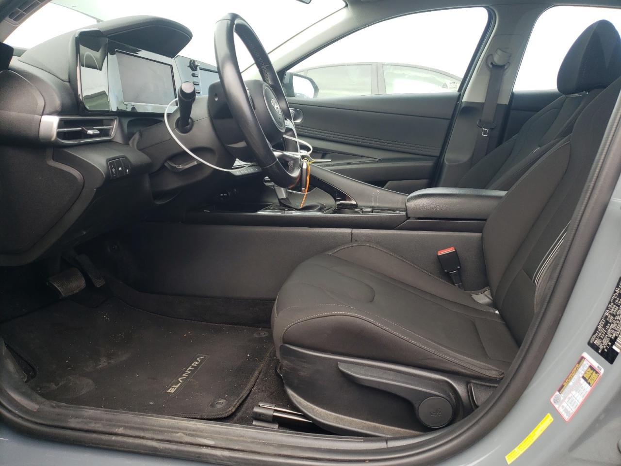 2022 HYUNDAI ELANTRA SE - Image 7