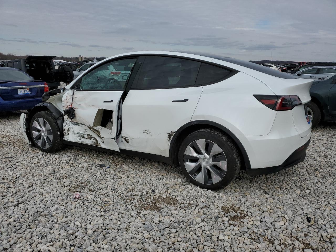 2023 TESLA MODEL Y - Image 2