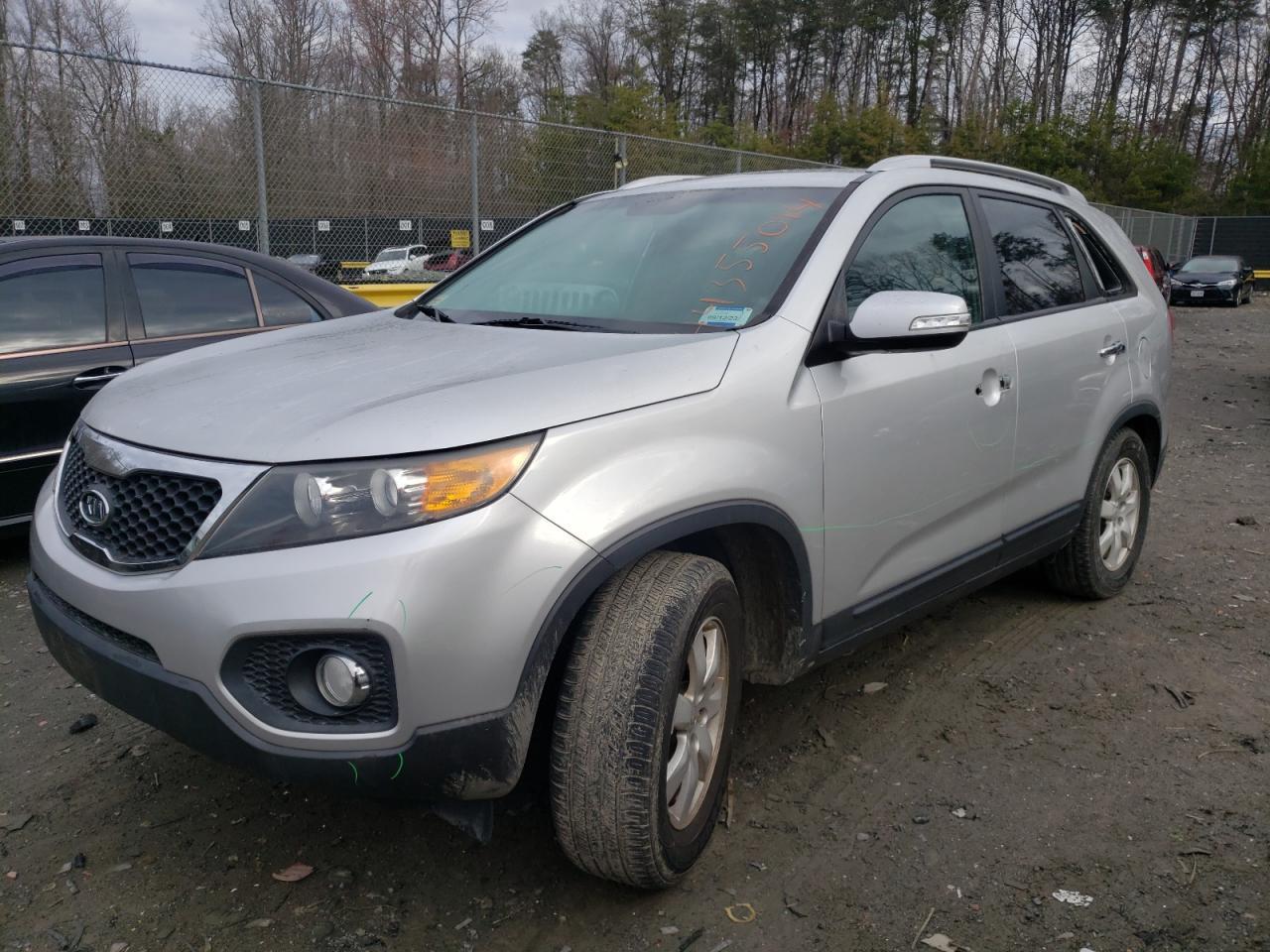 2013 KIA SORENTO LX car image