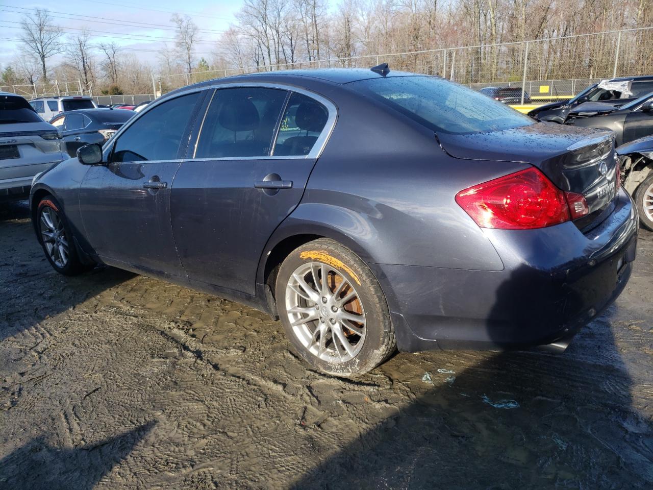 2012 INFINITI G37 - Фото 2