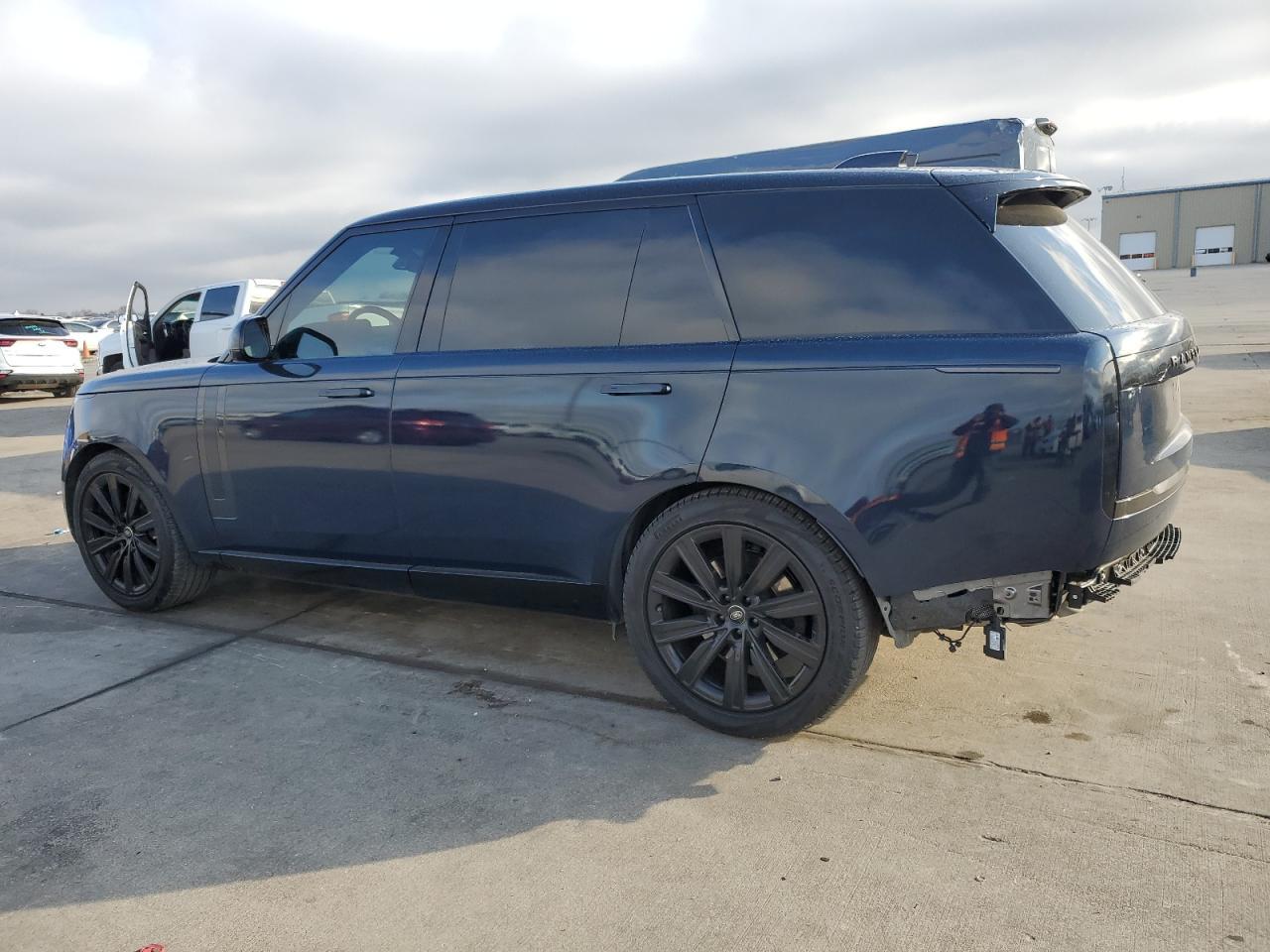 2023 LAND ROVER RANGE ROVE - Image 2