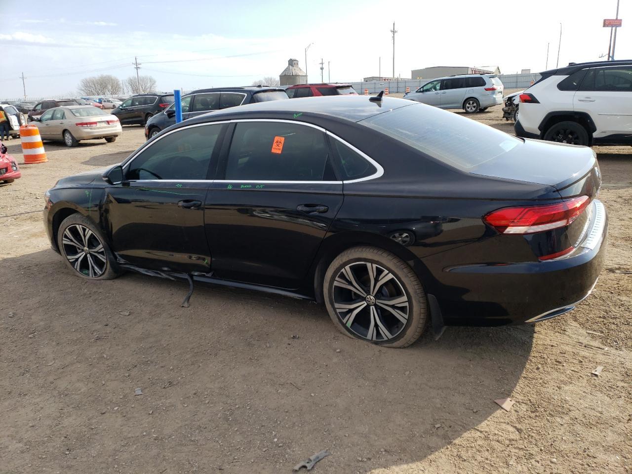 2022 VOLKSWAGEN PASSAT SE - Image 2