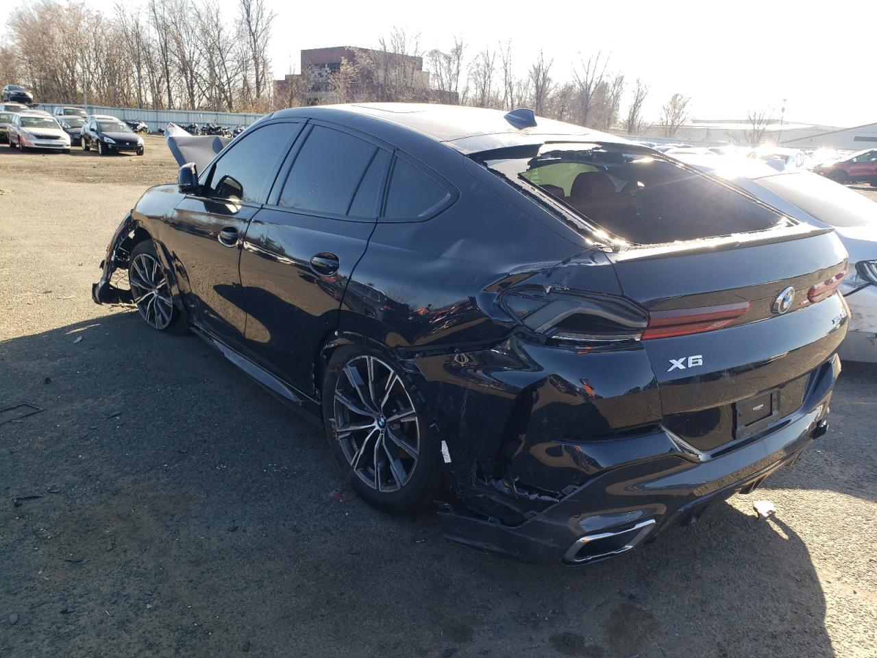 2022 BMW X6 XDRIVE4 - Фото 2