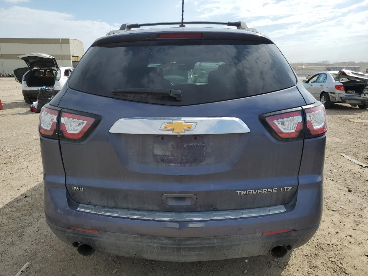 2014 CHEVROLET TRAVERSE L - Фото 6