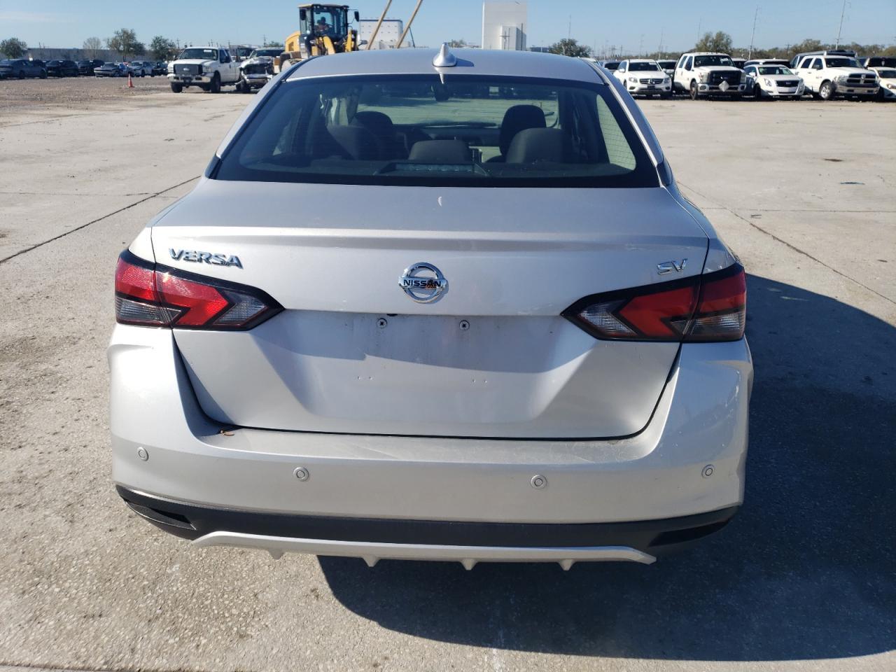 2021 NISSAN VERSA SV - Фото 6