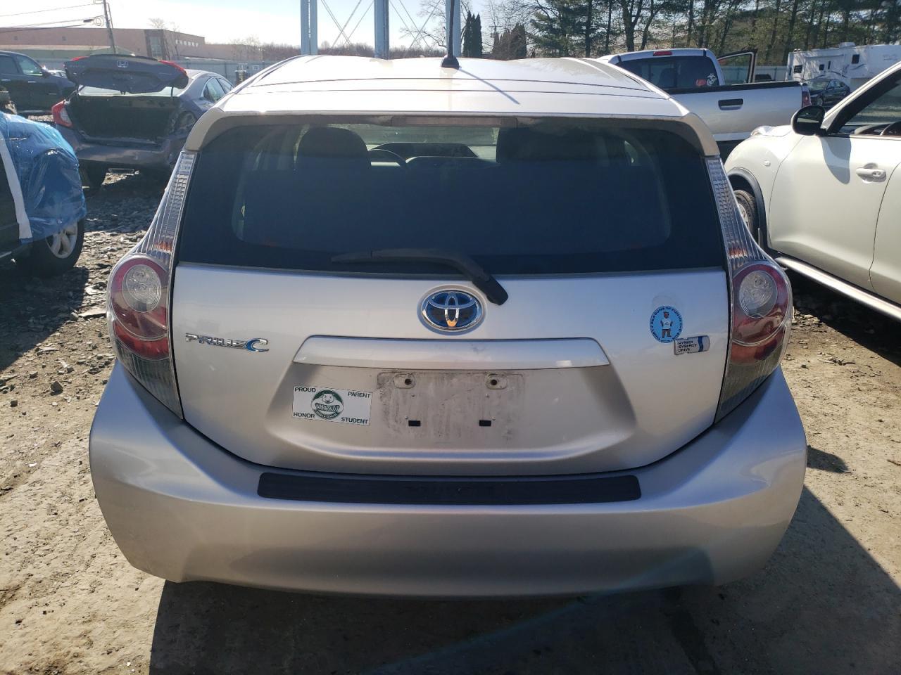 2013 TOYOTA PRIUS C - Image 6