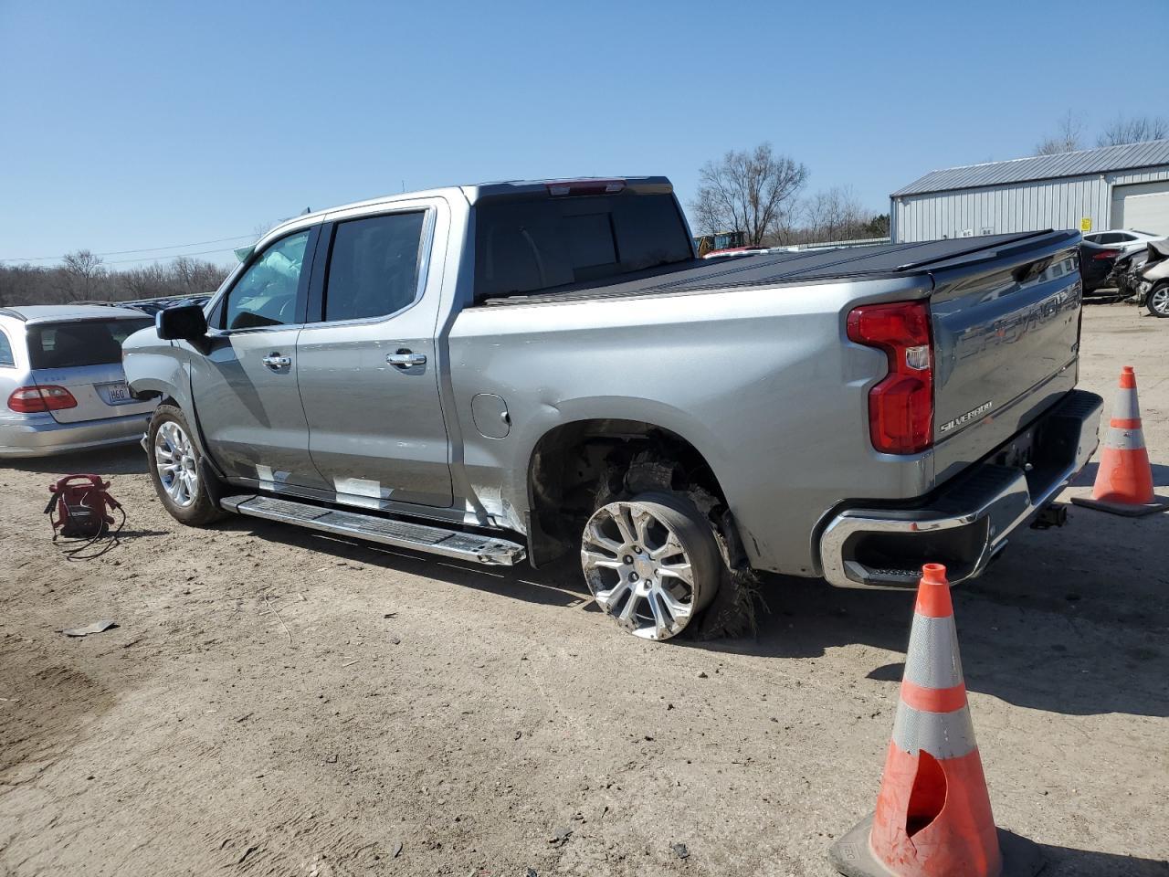 2023 CHEVROLET SILVERADO - Image 2