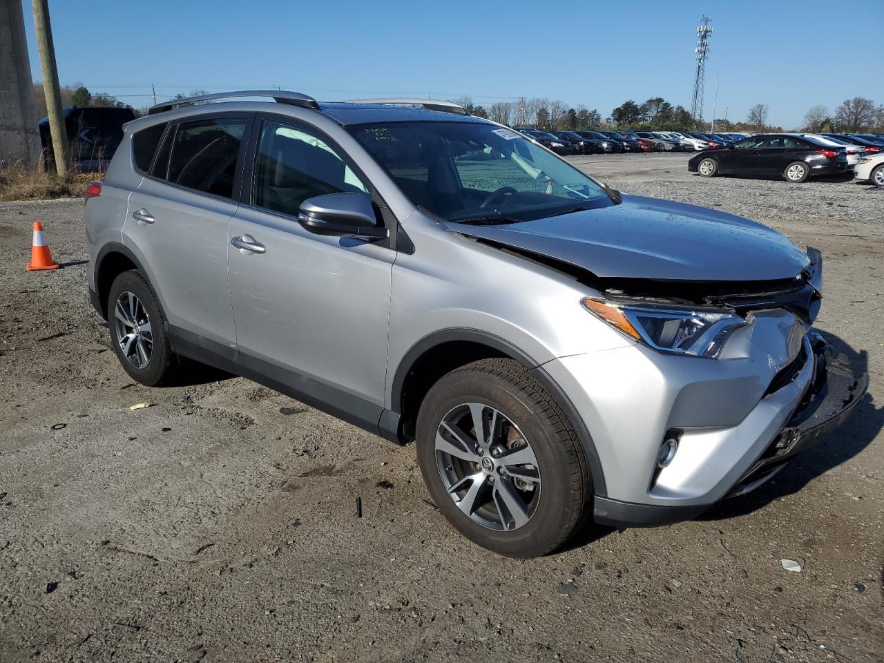 2017 TOYOTA RAV4 XLE - Image 4