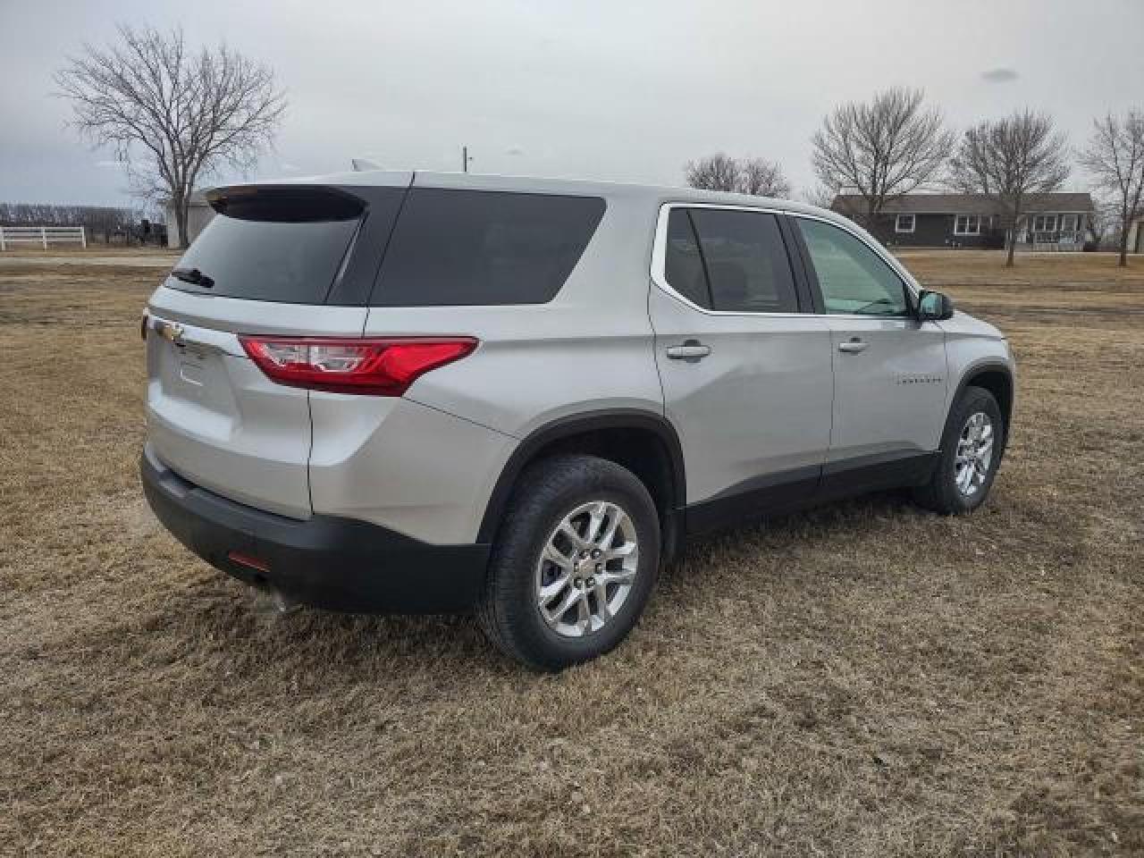 2021 CHEVROLET TRAVERSE L - Фото 4