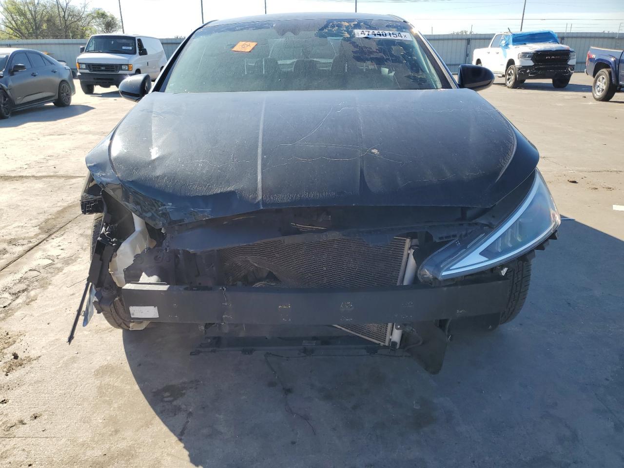 2019 HYUNDAI ELANTRA SE - Image 5