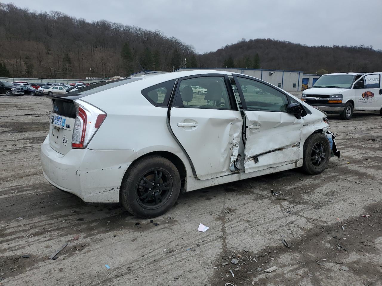 2015 TOYOTA PRIUS - Фото 3