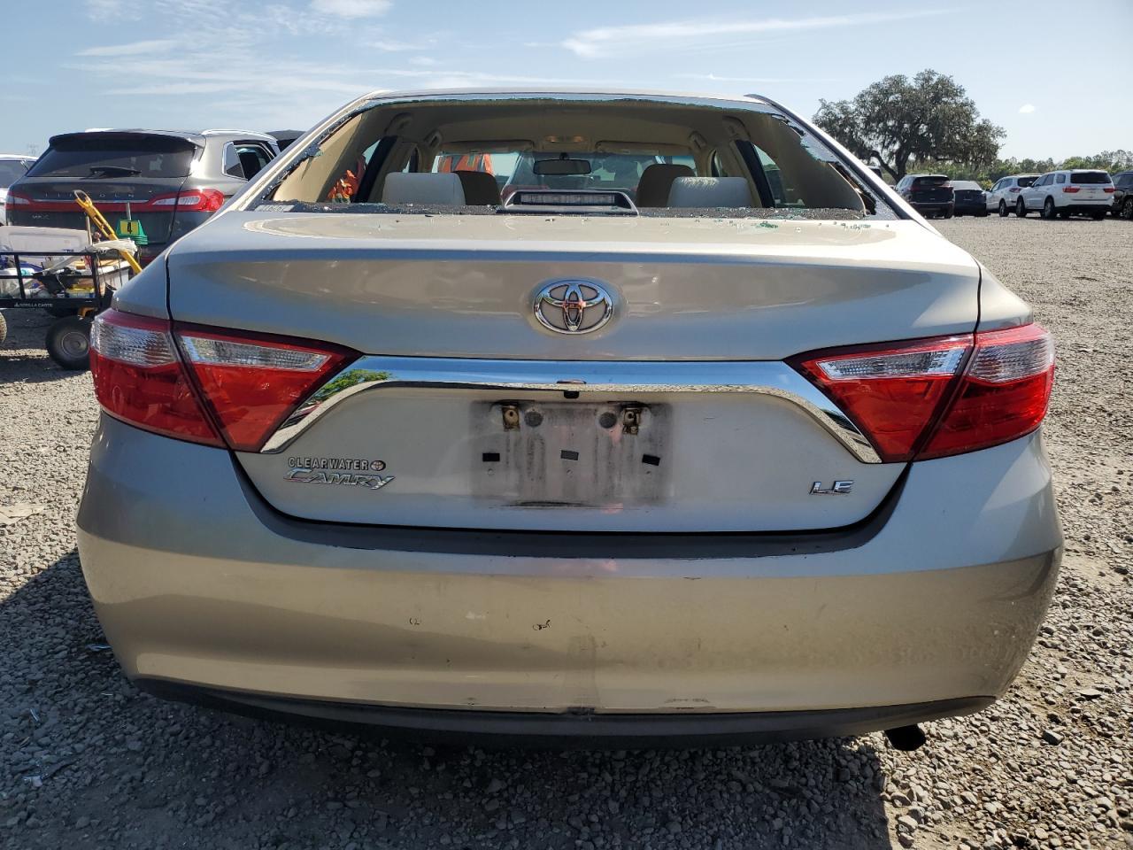 2017 TOYOTA CAMRY LE - Image 6