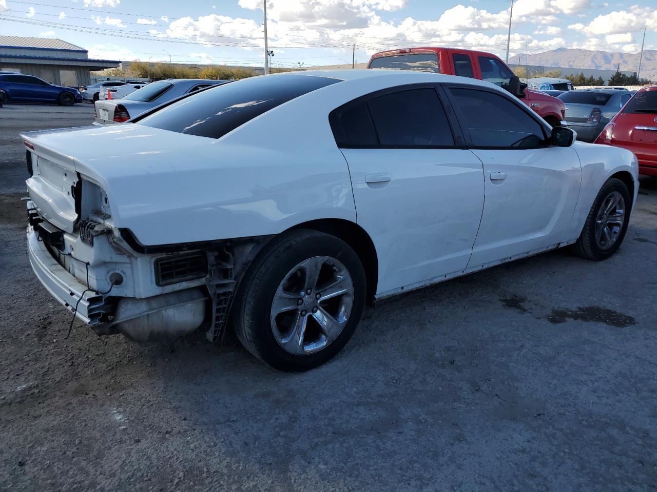 2013 DODGE CHARGER SE - Image 3