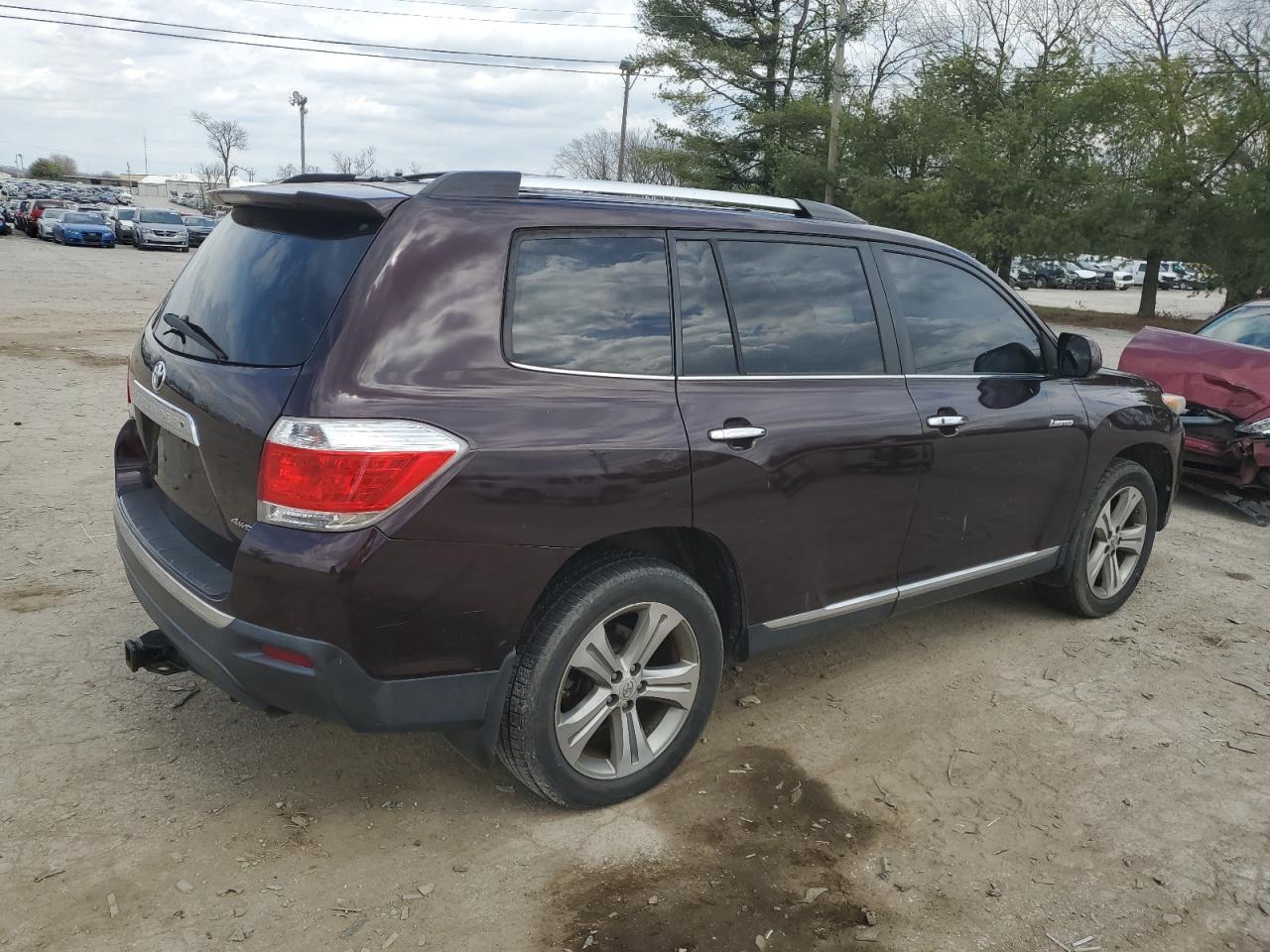 2011 TOYOTA HIGHLANDER - Фото 3