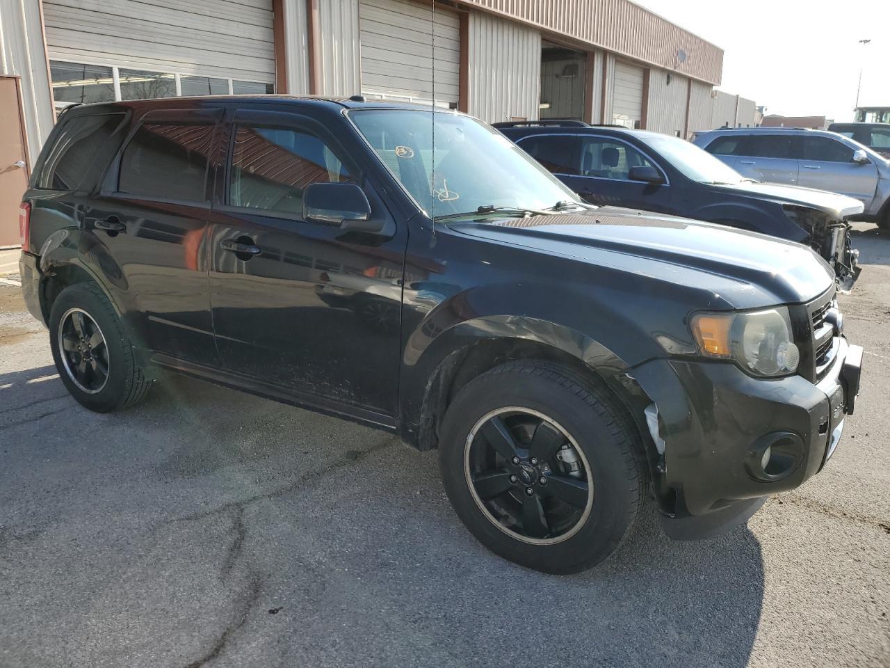 2010 FORD ESCAPE XLT - Image 4