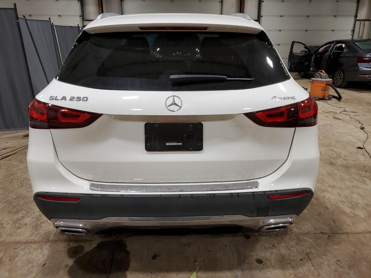 2021 MERCEDES-BENZ GLA 250 4M - Фото 6