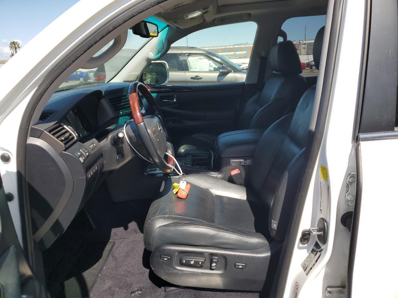 2011 LEXUS LX 570 - Image 7