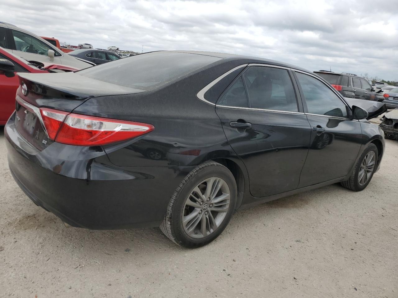 2016 TOYOTA CAMRY LE - Фото 3