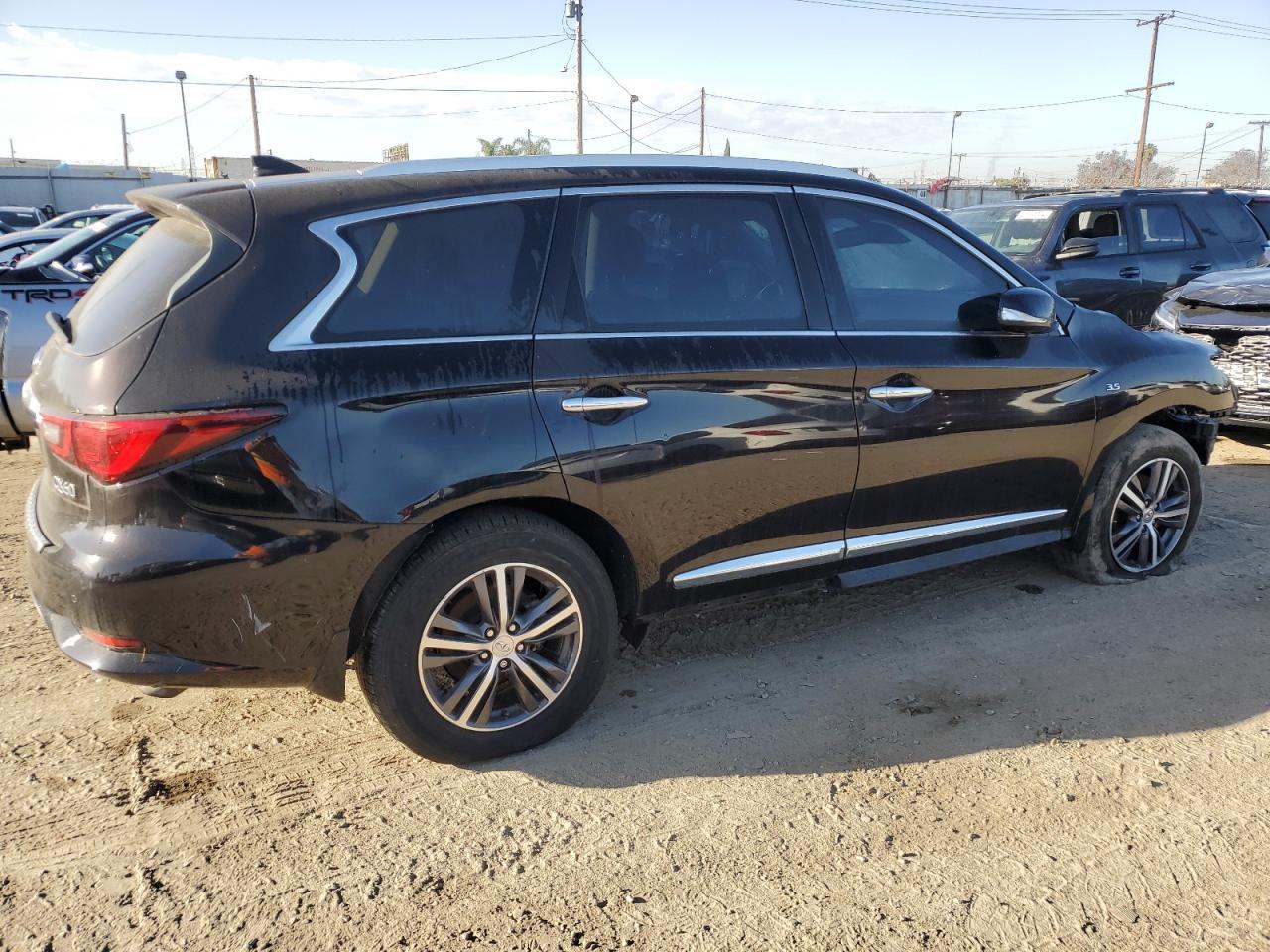 2019 INFINITI QX60 LUXE - Image 3
