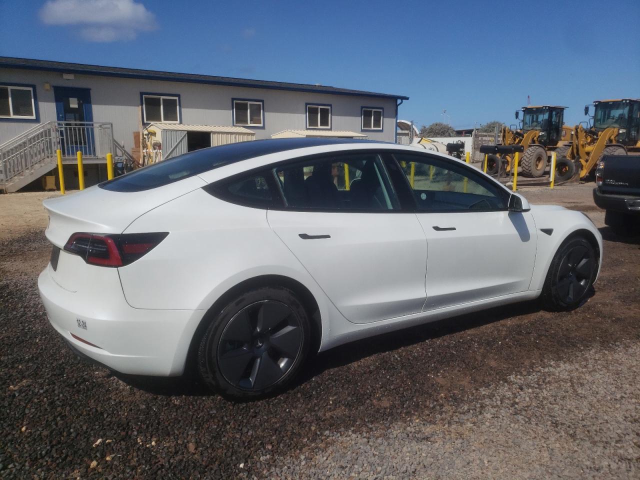 2023 TESLA MODEL 3 - Фото 3