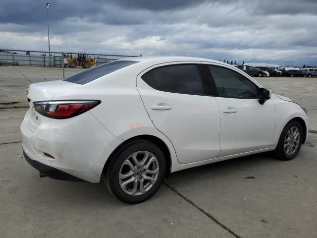 2017 Toyota Yaris Ia - Фото 3