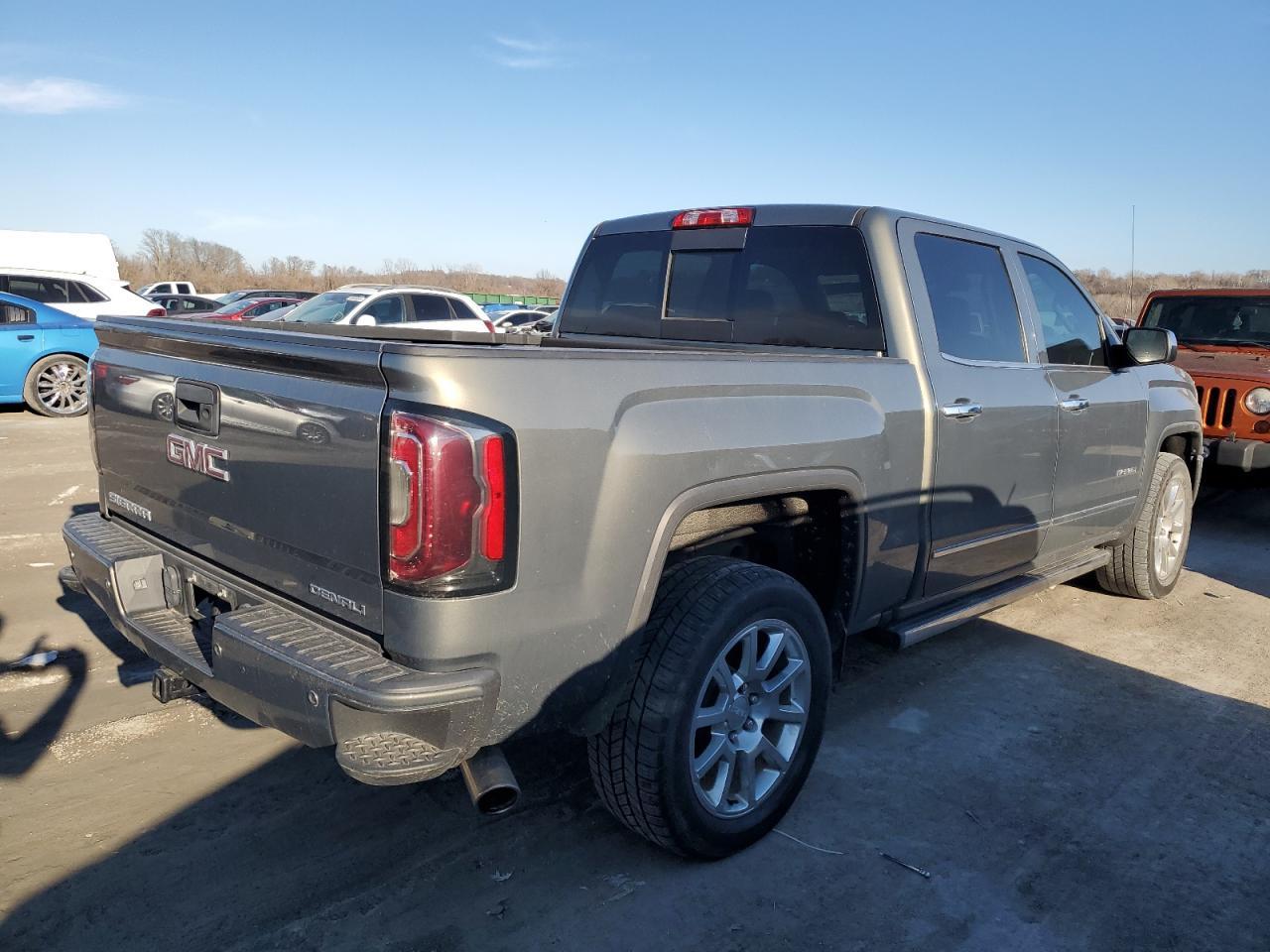 2017 GMC SIERRA K15 - Фото 3
