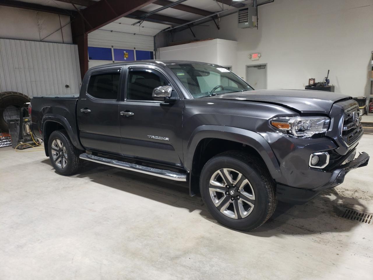 2017 TOYOTA TACOMA DOU - Фото 4