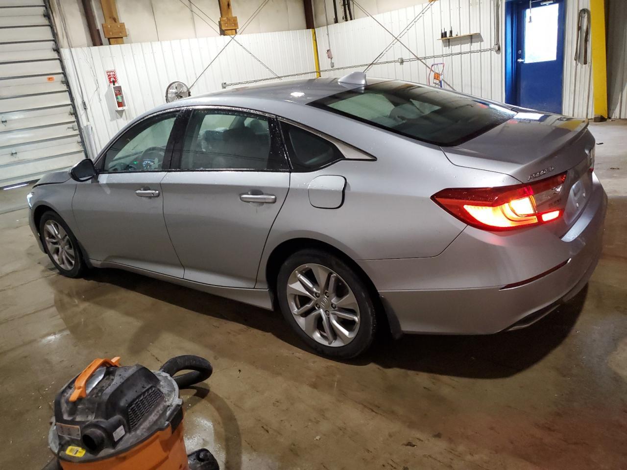 2018 HONDA ACCORD LX - Фото 2