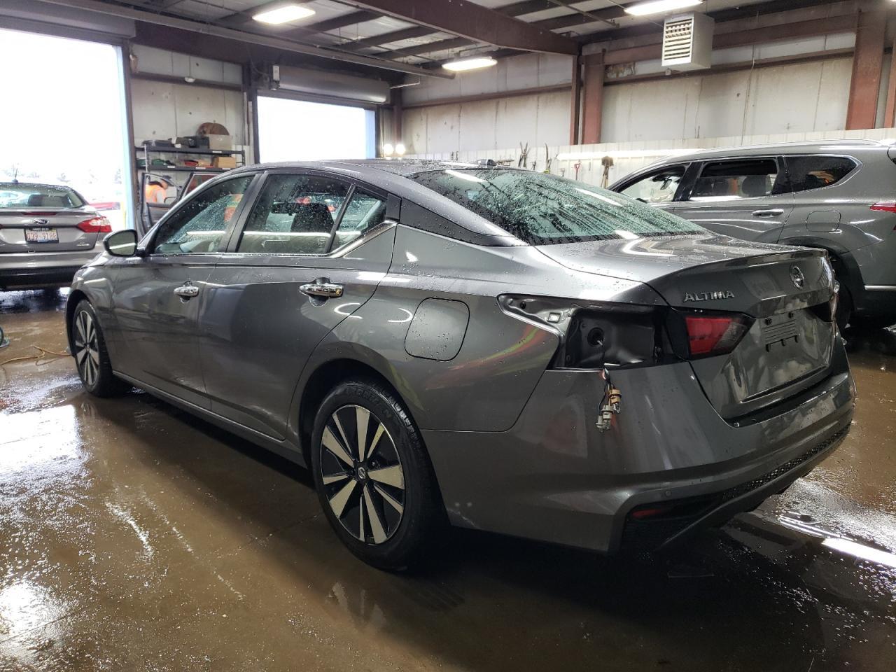 2022 NISSAN ALTIMA SV - Image 2